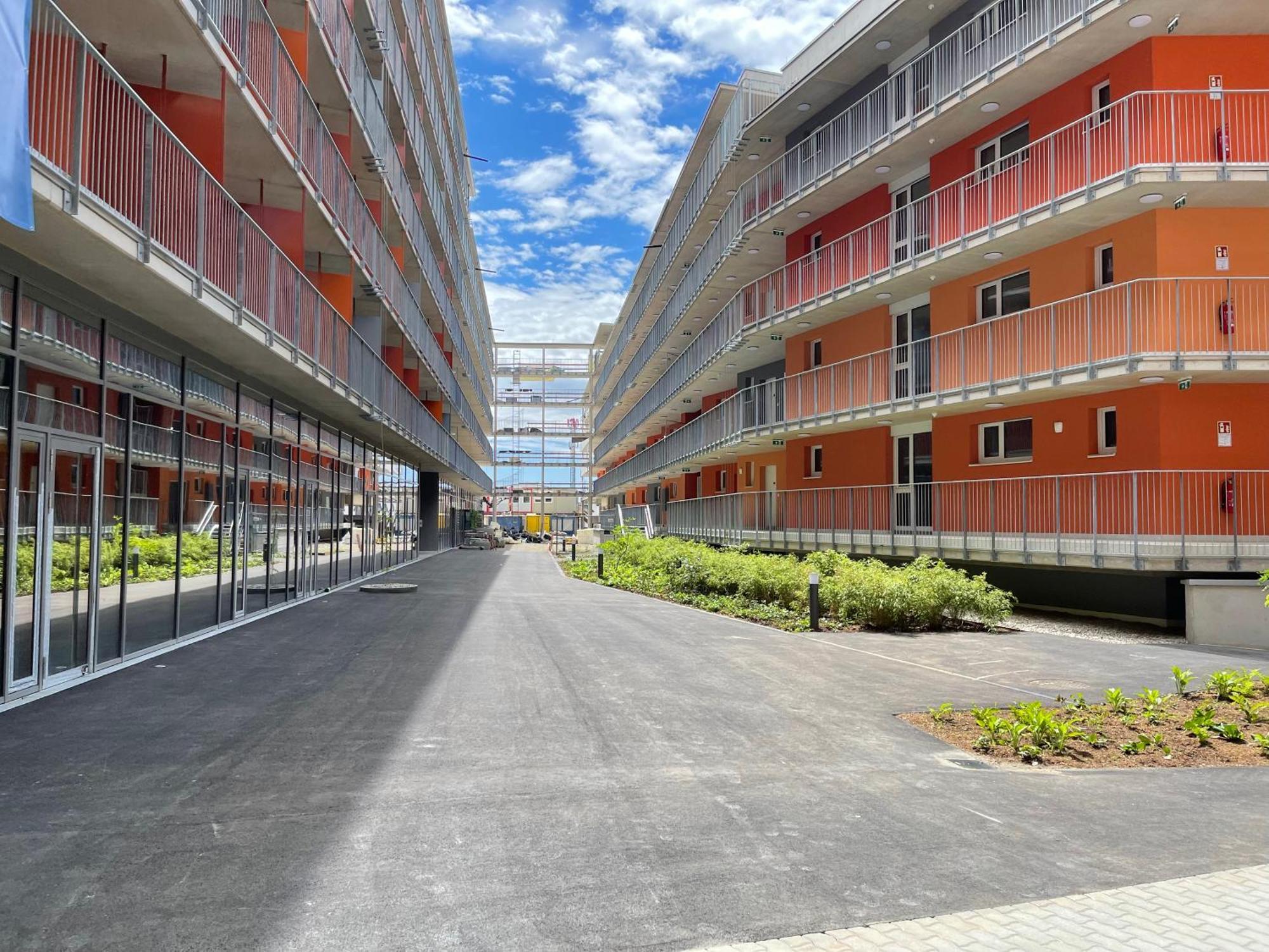 Luxusapartment Mit 40 Qm Terrasse, E-Parkplatz Und Parkplatz Graz Bagian luar foto