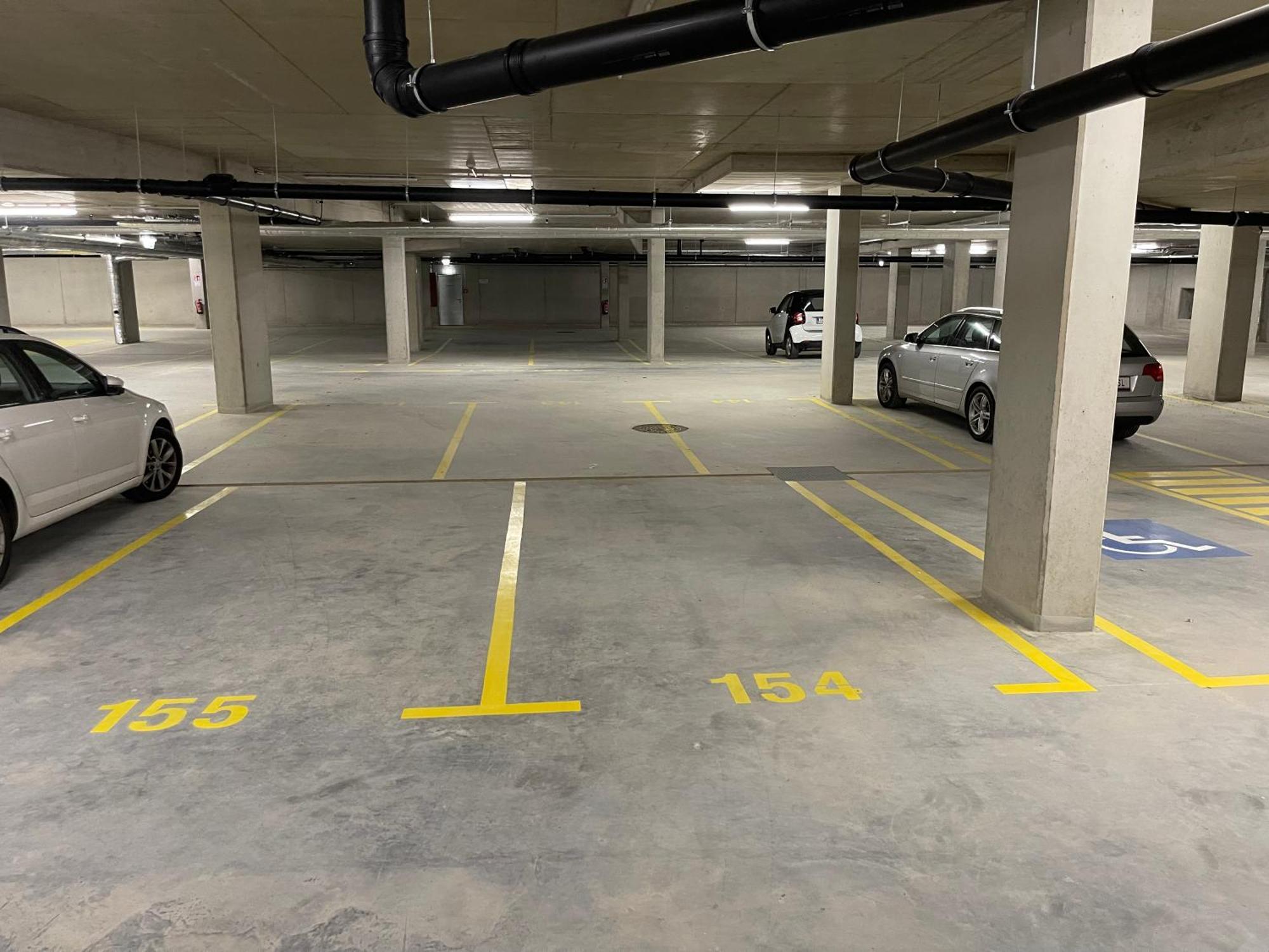 Luxusapartment Mit 40 Qm Terrasse, E-Parkplatz Und Parkplatz Graz Bagian luar foto