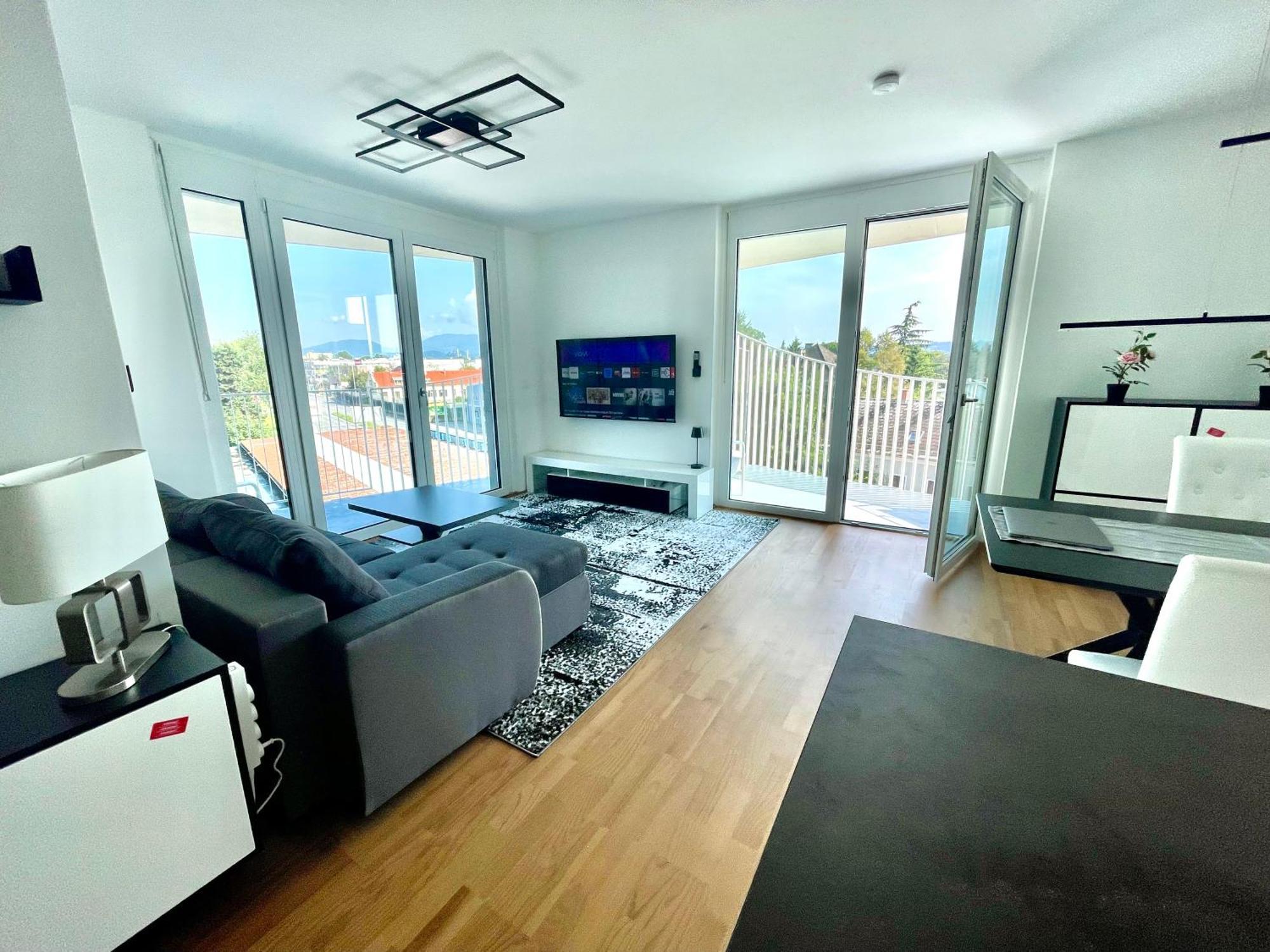 Luxusapartment Mit 40 Qm Terrasse, E-Parkplatz Und Parkplatz Graz Bagian luar foto