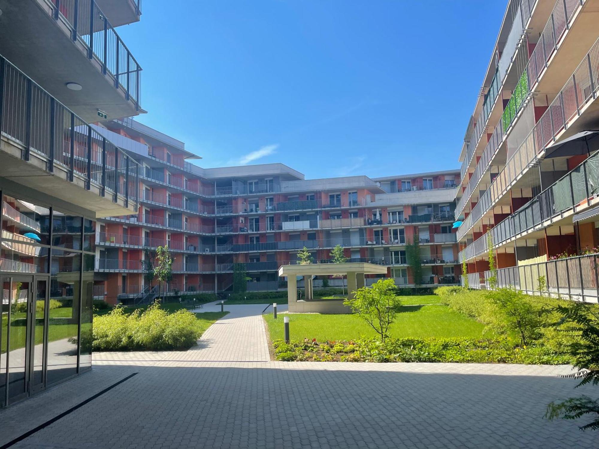 Luxusapartment Mit 40 Qm Terrasse, E-Parkplatz Und Parkplatz Graz Bagian luar foto